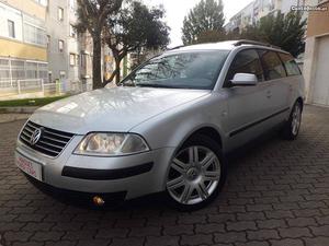 VW Passat Variant 1.9 TDI Maio/02 - à venda - Ligeiros