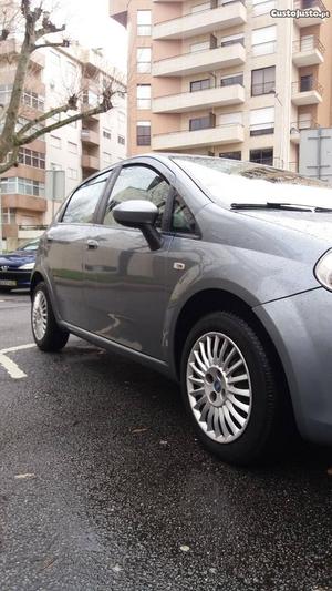 Fiat Grande Punto 1.3 multijet Novembro/06 - à venda -
