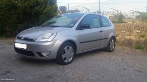 Ford Fiesta 1.2 X-Trend Julho/05 - à venda - Ligeiros