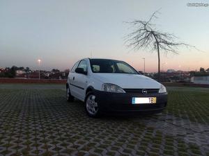 Opel Corsa C 1.7 di Fevereiro/02 - à venda - Ligeiros
