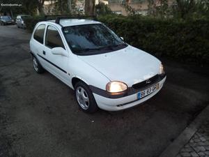 Opel Corsa TD Dezembro/00 - à venda - Ligeiros