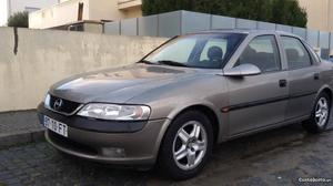 Opel Vectra 1.6 Outubro/95 - à venda - Ligeiros