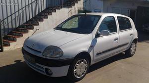 Renault Clio 1.2 RXE Setembro/00 - à venda - Ligeiros