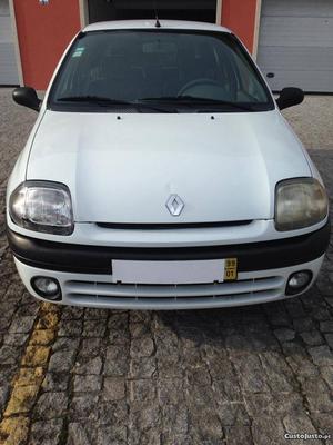 Renault Clio  Janeiro/99 - à venda - Ligeiros