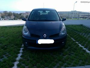 Renault Clio diesel Outubro/06 - à venda - Ligeiros