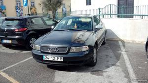 Audi A4 B5 Setembro/95 - à venda - Ligeiros Passageiros,