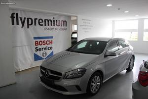 Mercedes-Benz A 180 CDi STYLE 109cv Março/16 - à venda -