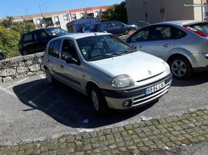Renault Clio v Como Novo Julho/98 - à venda -