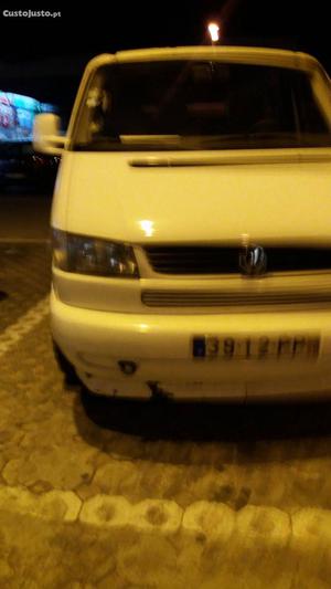 VW Transporter 2.4 D 9 lug Fevereiro/00 - à venda -