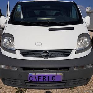 Opel Vivaro cv c/frio Julho/03 - à venda - Ligeiros