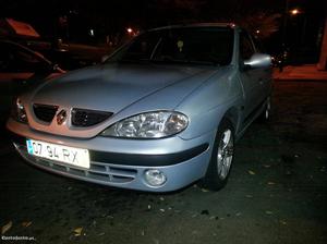 Renault Mégane v Junho/01 - à venda - Ligeiros