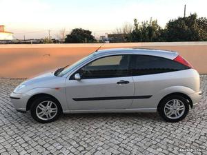 Ford Focus 1.8 TDDi SportVan Junho/03 - à venda -