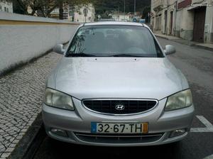 Hyundai Accent 1.5 CRDI 5 lugares Março/02 - à venda -