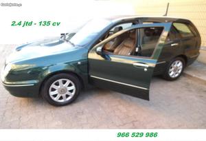 Lancia Lybra 2.4 jtd 135 cv Dezembro/00 - à venda -