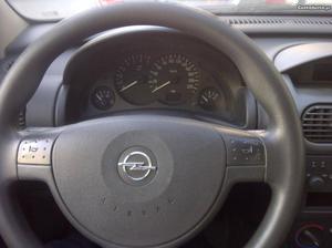 Opel Corsa 1.0 Comfort Setembro/02 - à venda - Ligeiros