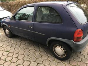 Opel Corsa 1.7d Novembro/00 - à venda - Ligeiros