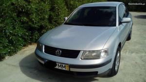 VW Passat 1,9TDI de 110CV Dezembro/98 - à venda - Ligeiros