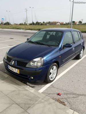 Renault Clio v Abril/02 - à venda - Ligeiros