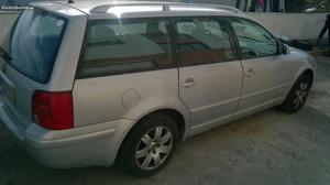 VW Passat 1.9 tdi 115 pd Julho/00 - à venda - Ligeiros