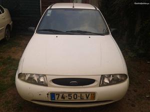 Ford Fiesta 1.8d van jeitosa Outubro/98 - à venda -