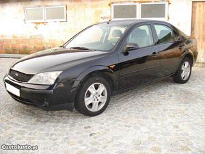 Ford Mondeo 2.0TDDi Ghia 115cv Agosto/01 - à venda -