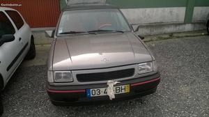 Opel Corsa 1.2i Outubro/92 - à venda - Ligeiros