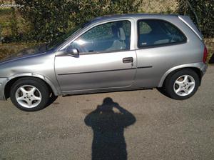 Opel Corsa 16, vabolas Julho/96 - à venda - Ligeiros