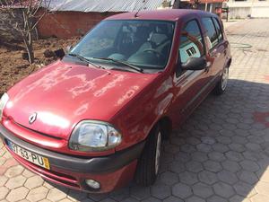 Renault Clio Julho/00 - à venda - Ligeiros Passageiros,