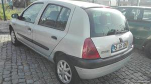 Renault Clio c/da Junho/99 - à venda - Ligeiros