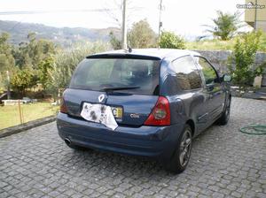 Renault Clio dci Outubro/02 - à venda - Ligeiros