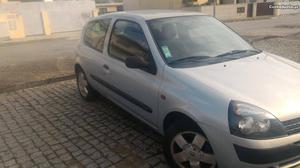 Renault Clio v Gasolina Outubro/02 - à venda -