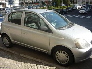 Toyota Yaris 1.0 VVTi Julho/01 - à venda - Ligeiros