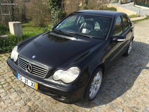 Mercedes-Benz C 200 Full extras Abril/04 - à venda -