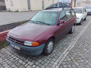 Opel Astra F Caravan Fevereiro/94 - à venda - Ligeiros