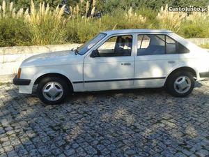 Opel Kadett 1.2 s Março/82 - à venda - Ligeiros