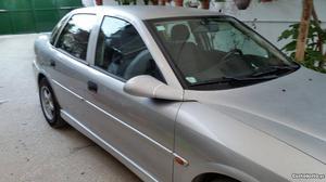 Opel Vectra 2.0 dti Outubro/99 - à venda - Ligeiros