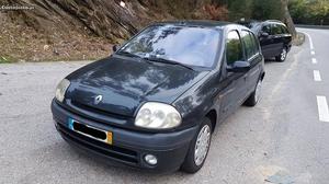 Renault Clio 1.2 c/dir assistida Junho/00 - à venda -