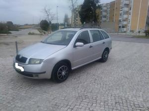 Skoda Fabia 1.4 tdi Agosto/03 - à venda - Ligeiros