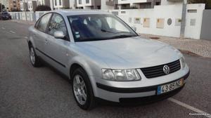 VW Passat 1.9TDI 115cv Abril/99 - à venda - Ligeiros