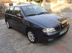 Seat Ibiza 1.0 Passion Maio/01 - à venda - Ligeiros