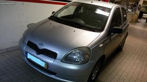 Toyota Yaris 1,2 Dezembro/00 - à venda - Ligeiros