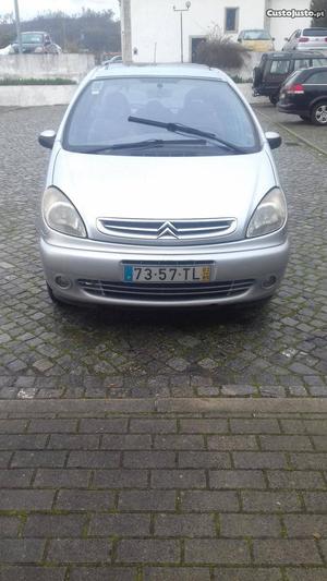 Citroën Picasso 1.6 Abril/02 - à venda - Ligeiros