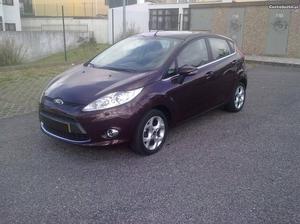 Ford Fiesta 1.25 Titanium 5P Abril/10 - à venda - Ligeiros