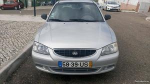 Hyundai Accent 1.3i Março/03 - à venda - Ligeiros