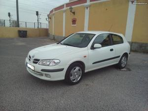 Nissan Almera DDTI - kms Janeiro/02 - à venda -