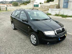 Skoda Fabia 1.2 Htp Ambiente Muito Estimada Janeiro/06 - à