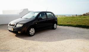 Skoda Fabia 1.4 Confort Outubro/01 - à venda - Ligeiros