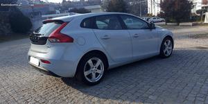 Volvo V40 d2 Outubro/12 - à venda - Ligeiros Passageiros,