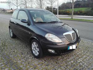 Lancia Ypsilon 1.2 Impec. Ar Cond Março/04 - à venda -