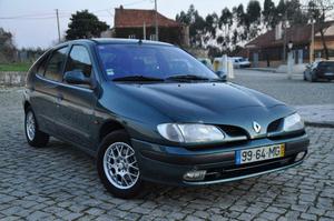 Renault Mégane 1.4i Novembro/98 - à venda - Ligeiros